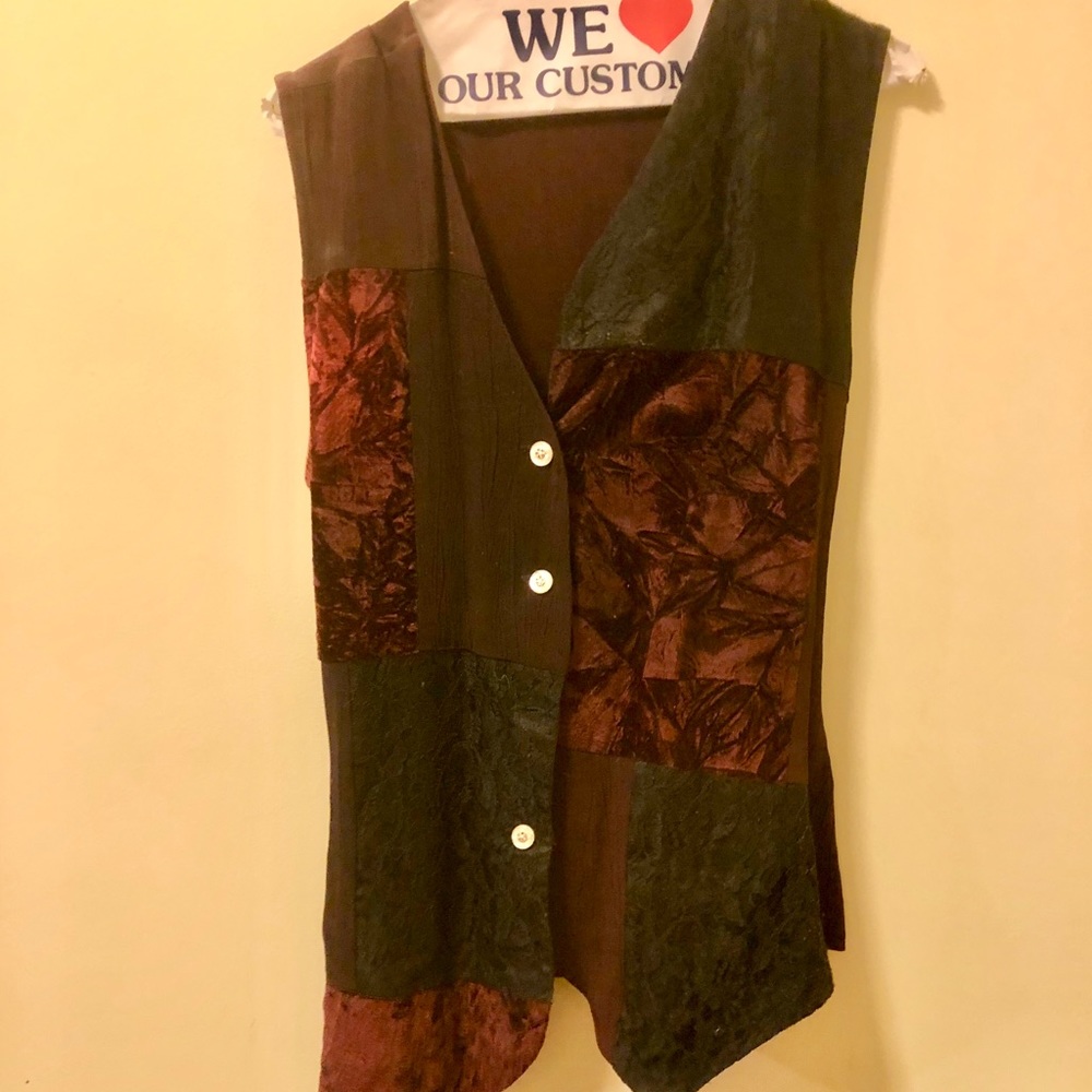 Pretty Embroidered Top Vest Kenneth Mitchell